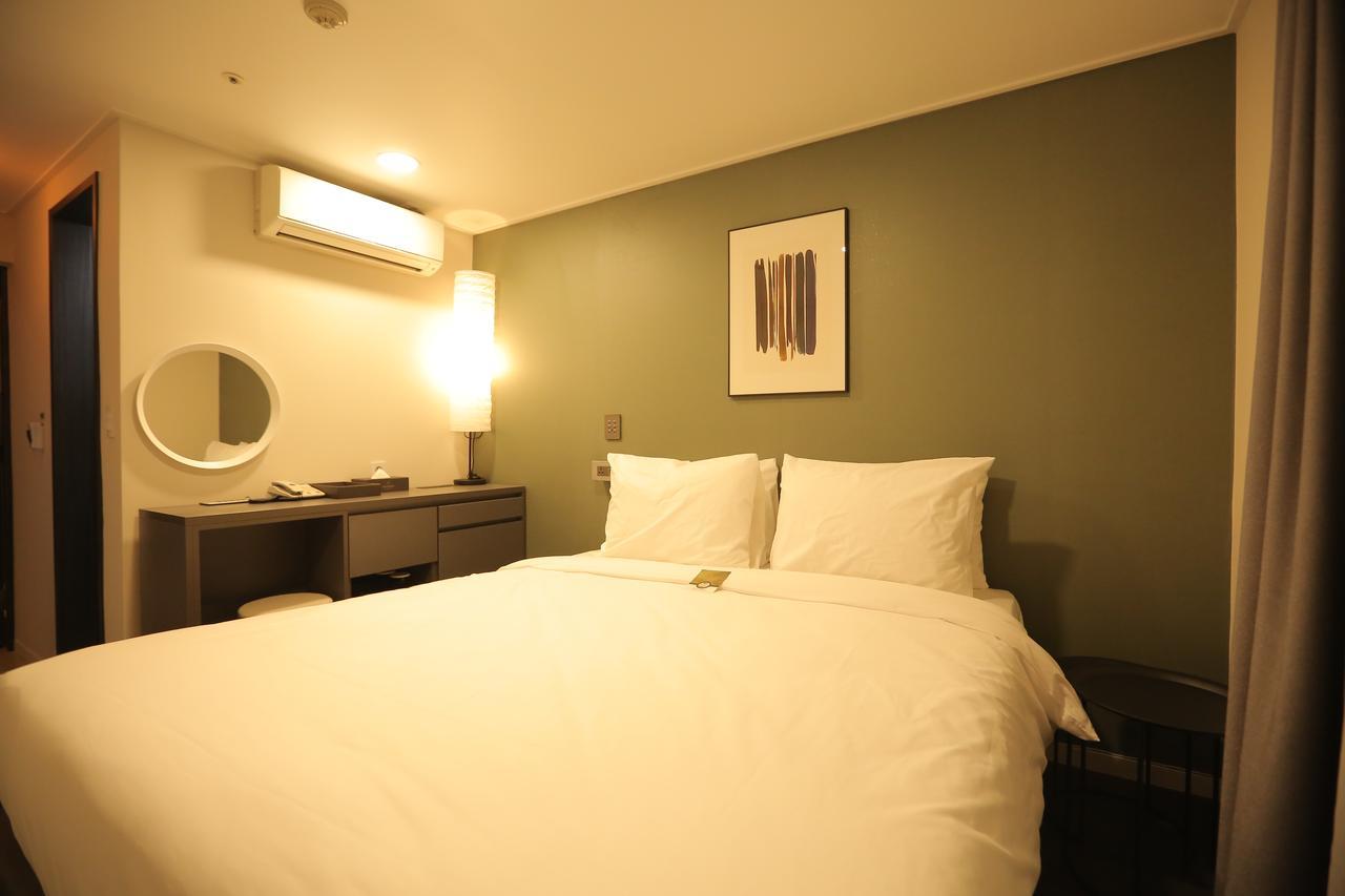 The Hotel Young Inn Seul Esterno foto