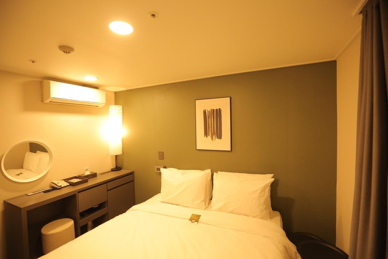 The Hotel Young Inn Seul Esterno foto