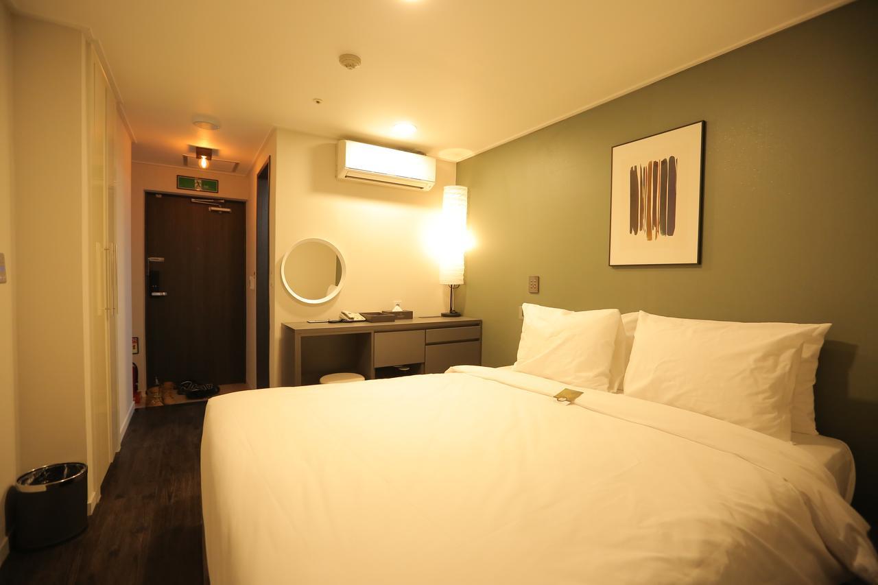 The Hotel Young Inn Seul Esterno foto