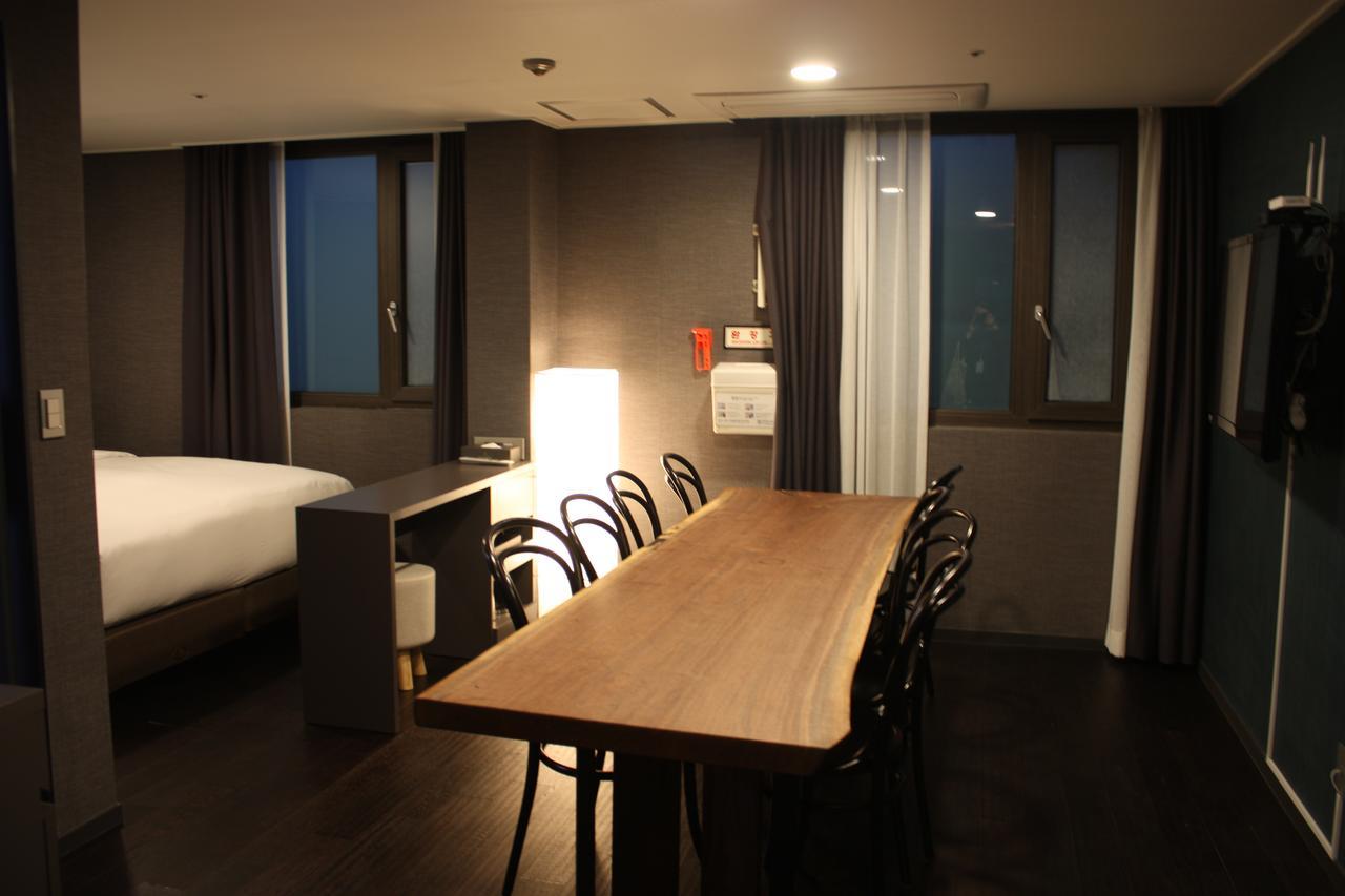 The Hotel Young Inn Seul Esterno foto